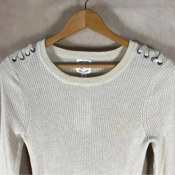 HIPPIE ROSE Lace-Up Shoulder Sweater, NEW Large - Picture 3 of 8